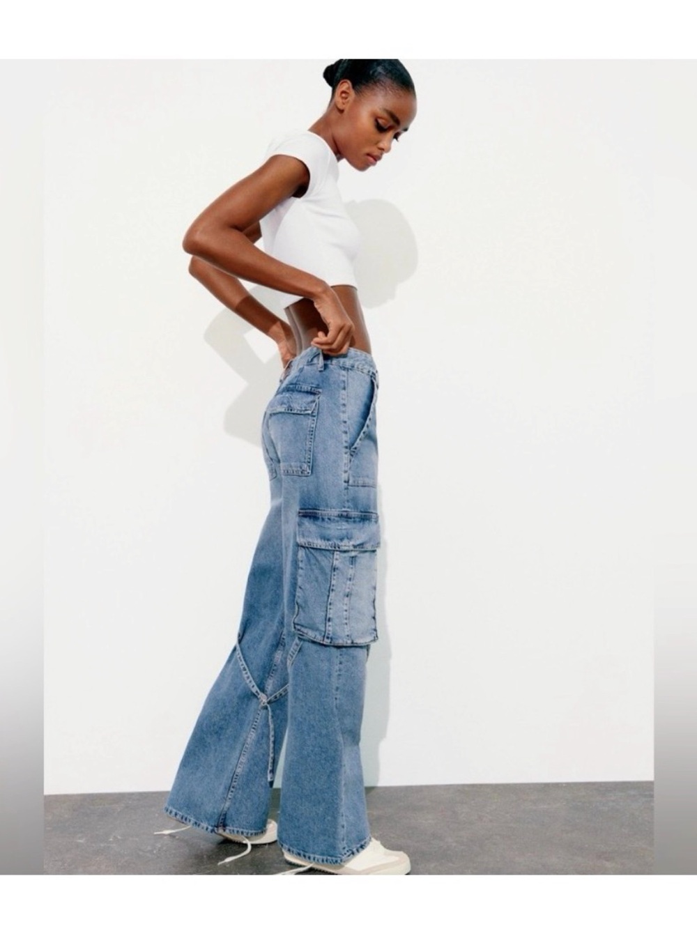 ZARA Wide Leg Cargo Relaxed Jeans - Picture 4 of 9
